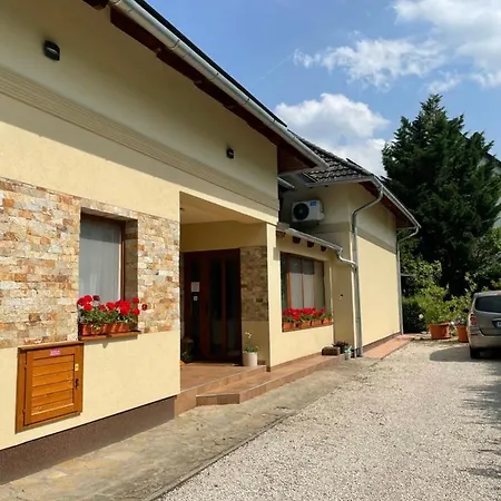 Haus - Podmaniczky Szallas, Bor, Balaton Kwatera prywatna Balatonföldvár